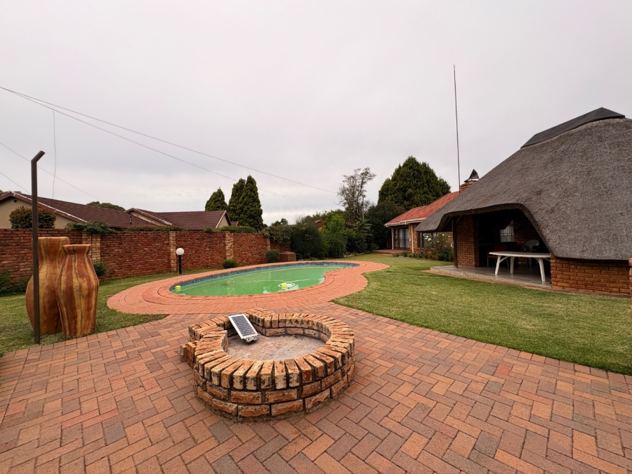 6 Bedroom Property for Sale in Doringkruin North West
